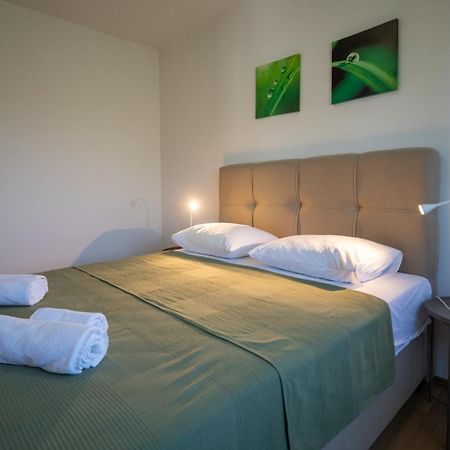 Apartments Gaja Green Ap Sveti Filip i Jakov Exterior foto
