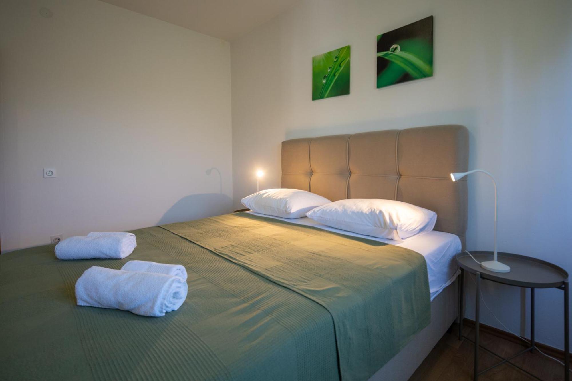 Apartments Gaja Green Ap Sveti Filip i Jakov Exterior foto